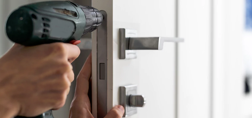 Locksmith For Lock Replacement Near Me in Delhi, CA