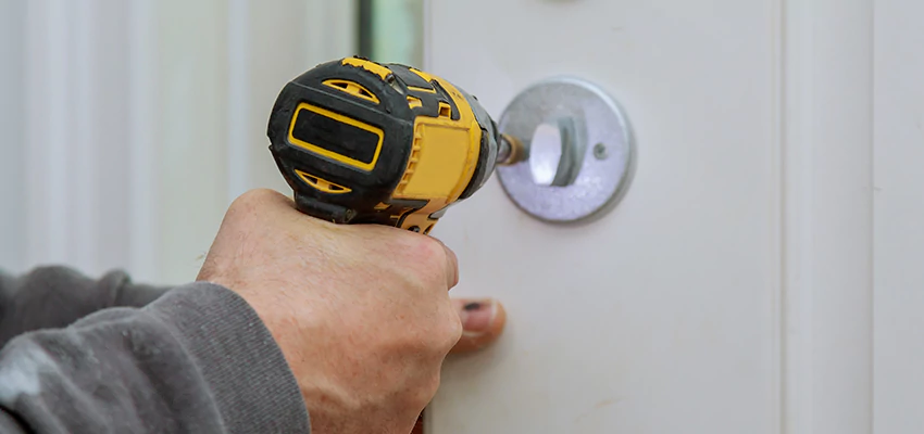 Street Locksmith For Smart Lock Repair in Delhi, CA