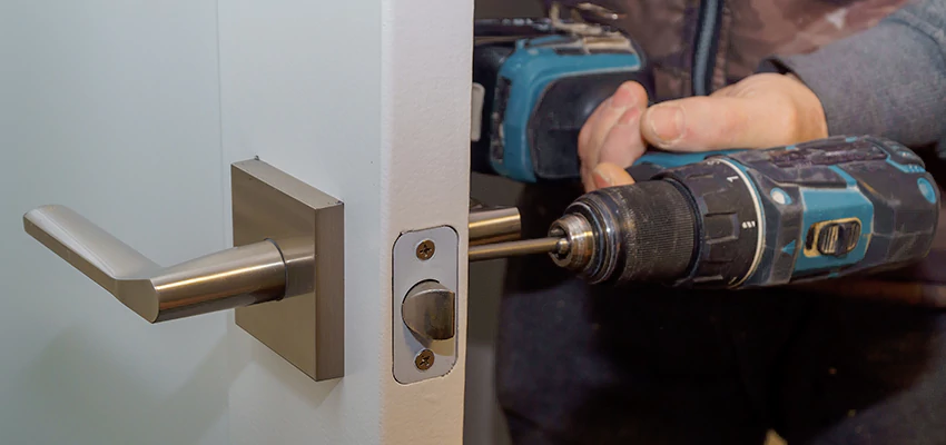 Broken Door Handle Lock Repair in Delhi, California